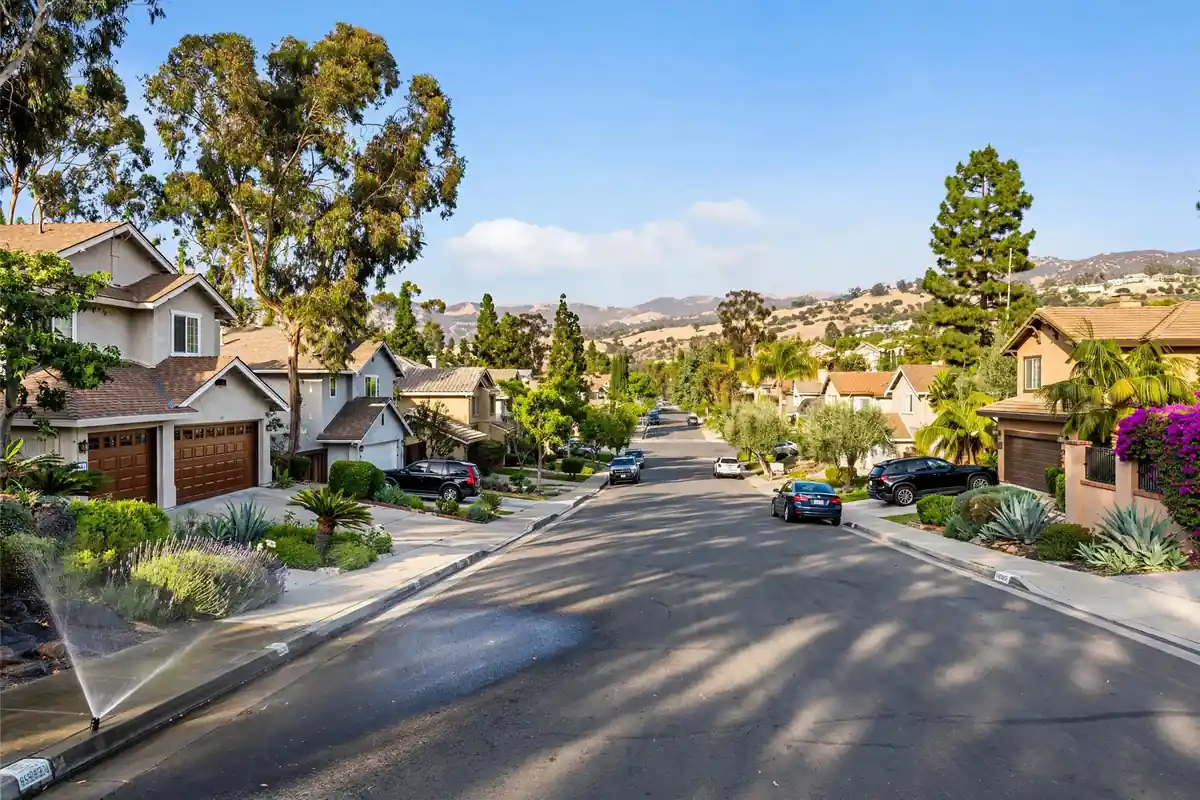 Reemplazo de techo en Birch Hills, Brea, CA 92821