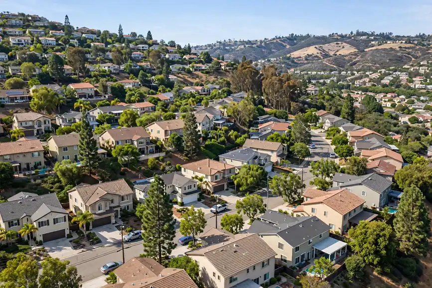 Reemplazo de techo en Brea Hills, Brea, CA 92823