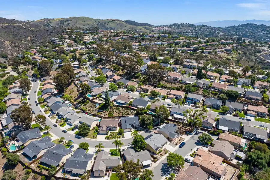 Reemplazo de techo en Country Hills, Brea, CA 92821